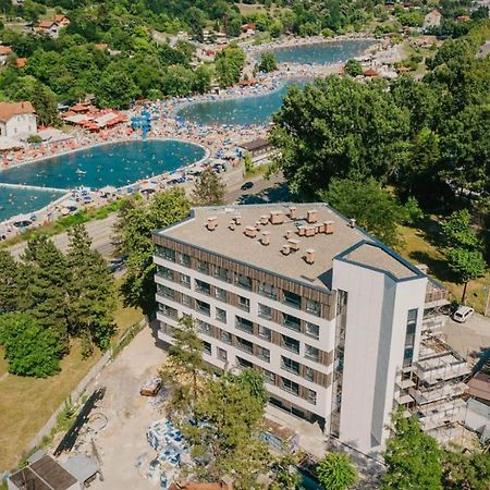 Apartman Park Lake Тузла Экстерьер фото