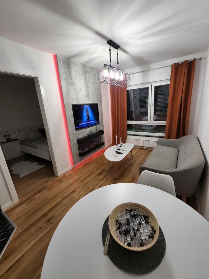 Apartman Park Lake Тузла Экстерьер фото